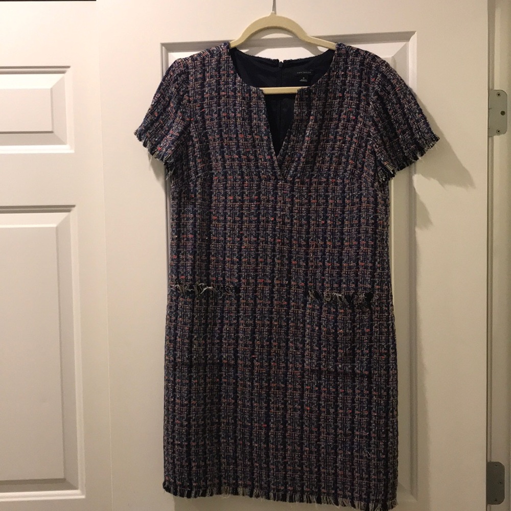 Tweed shift dress with fringe short sleeves
